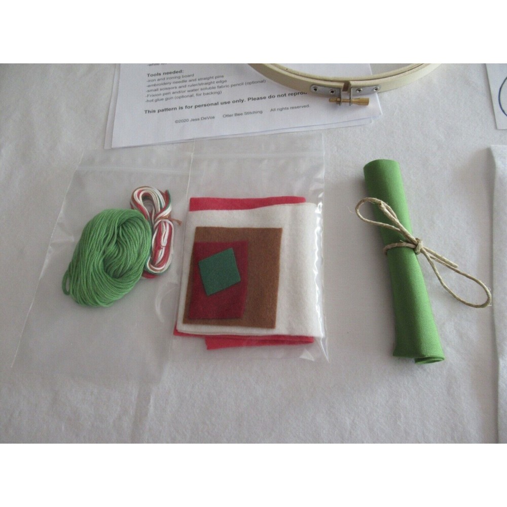 Stitching Felt Appliqué Hoop Kit 8" Mushroom Manor Toadstool House Window Flower - Picture 9 of 10
